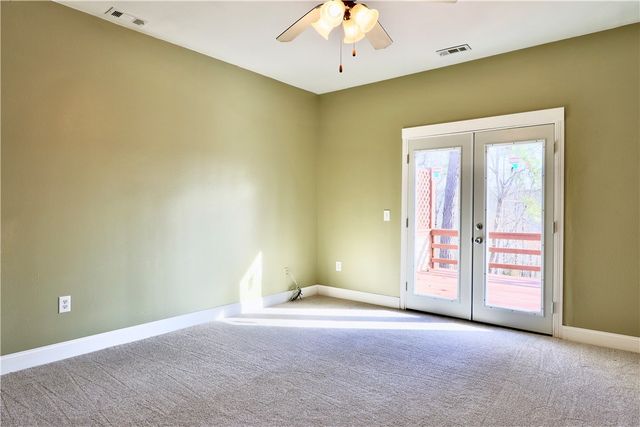 15076 Crawford Point Road, Rogers, AR 72756