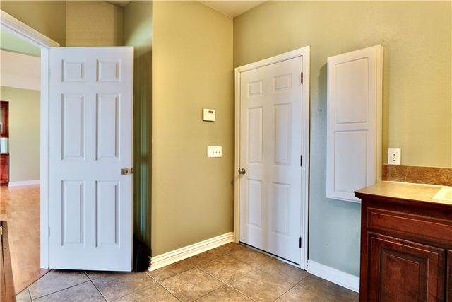 15076 Crawford Point Road, Rogers, AR 72756