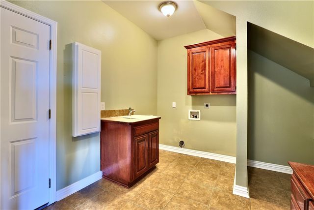 15076 Crawford Point Road, Rogers, AR 72756