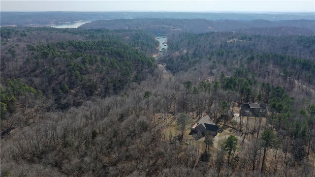 15076 Crawford Point Road, Rogers, AR 72756