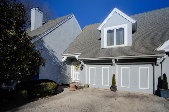 236 SW Raintree Drive, Lee's Summit, MO 64082