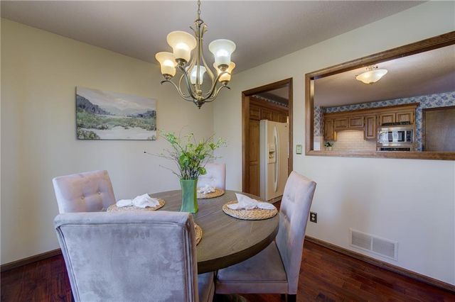 236 SW Raintree Drive, Lee's Summit, MO 64082