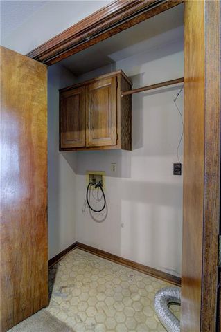 236 SW Raintree Drive, Lee's Summit, MO 64082