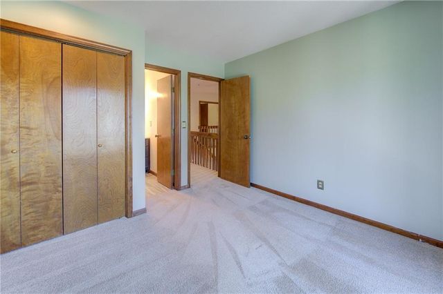 236 SW Raintree Drive, Lee's Summit, MO 64082