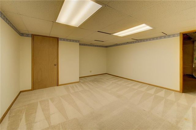 236 SW Raintree Drive, Lee's Summit, MO 64082