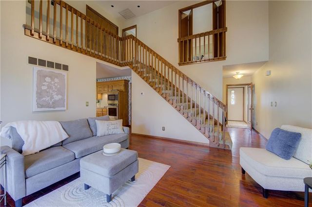 236 SW Raintree Drive, Lee's Summit, MO 64082