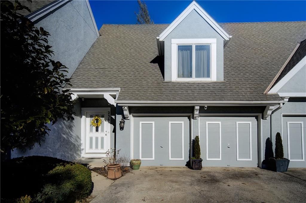 236 SW Raintree Drive, Lee's Summit, MO 64082