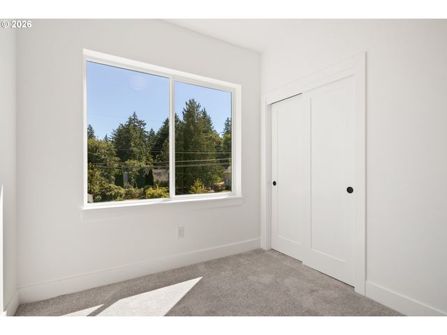 3817 Sw POMONA St, Portland, OR 97219