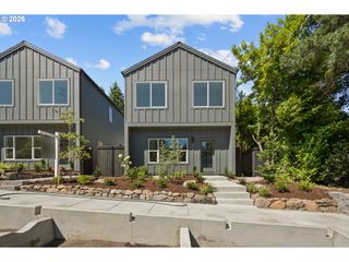 3817 Sw POMONA St, Portland, OR 97219