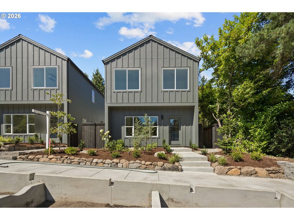 3817 Sw POMONA St, Portland, OR 97219