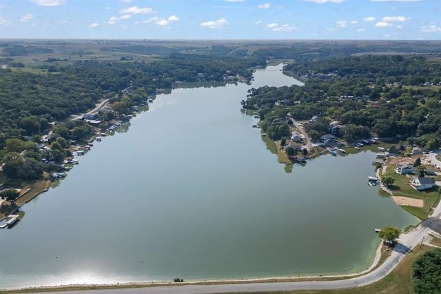 8111A Oak Ridge Drive, Dexter, IA 50070