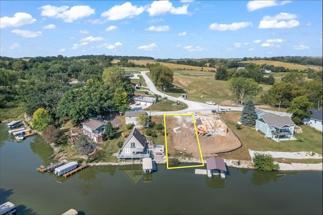 8111A Oak Ridge Drive, Dexter, IA 50070