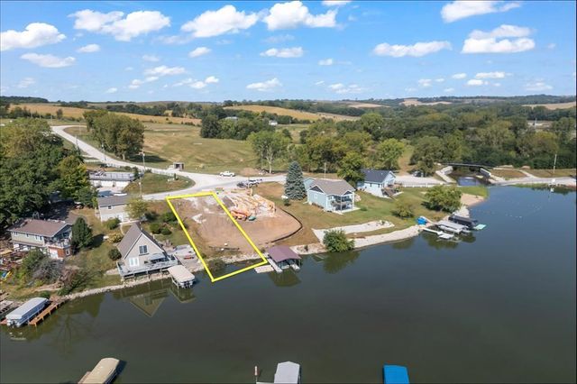 8111A Oak Ridge Drive, Dexter, IA 50070