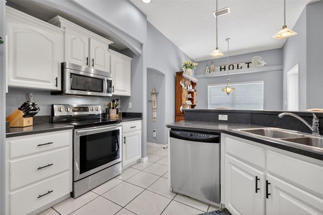 4215 WILLIAMS STREET, Fruitland Park, FL 34731
