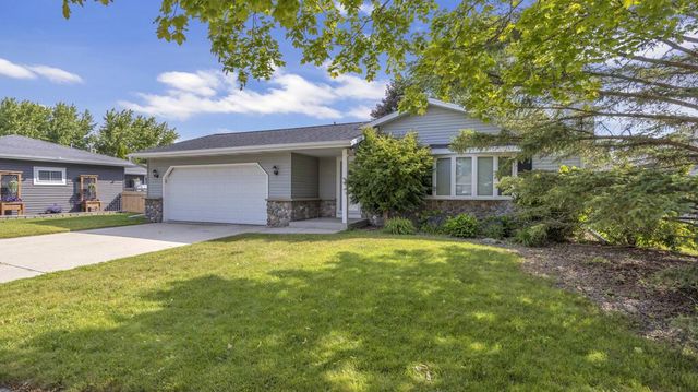 1723 Hilltop DRIVE, Sheboygan, WI 53081