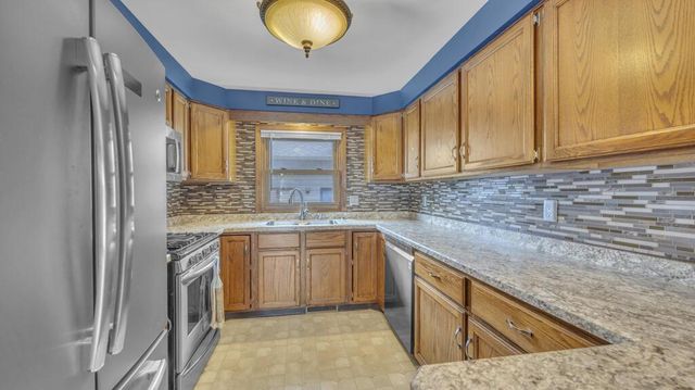 1723 Hilltop DRIVE, Sheboygan, WI 53081