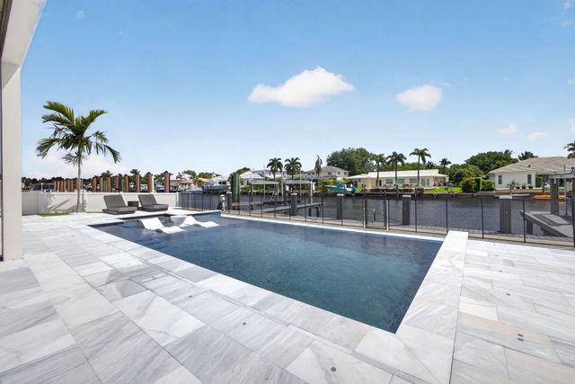 824 Shore Drive, North Palm Beach, FL 33408