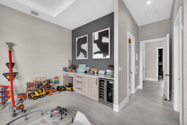 824 Shore Drive, North Palm Beach, FL 33408