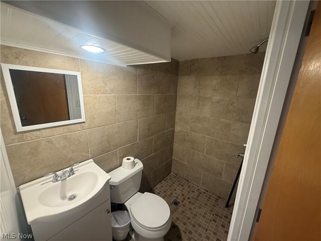 819 39th Street, Vienna, WV 26105