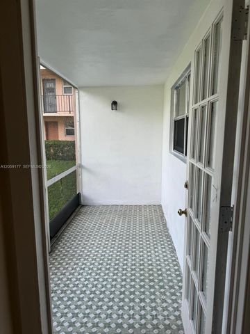 19001 NE 14th Avenue 121, Miami, FL 33179
