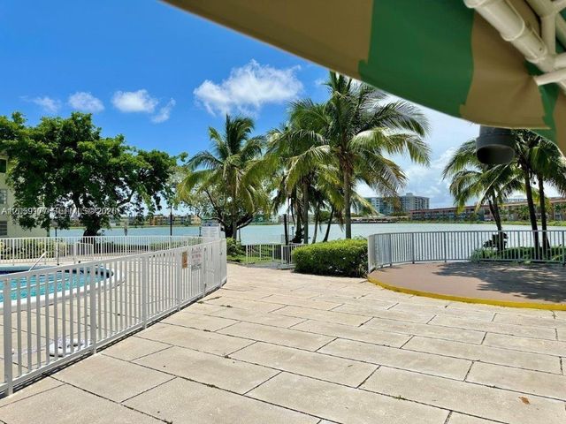 19001 NE 14th Avenue 121, Miami, FL 33179