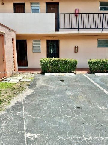 19001 NE 14th Avenue 121, Miami, FL 33179
