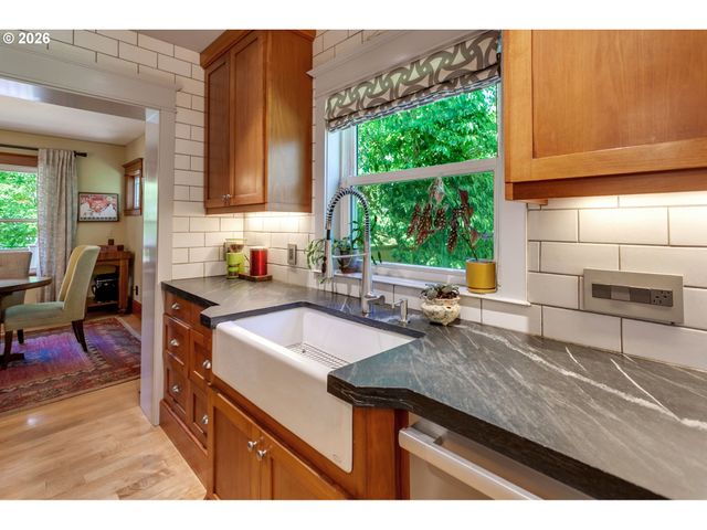 7734 N FOWLER Ave, Portland, OR 97217