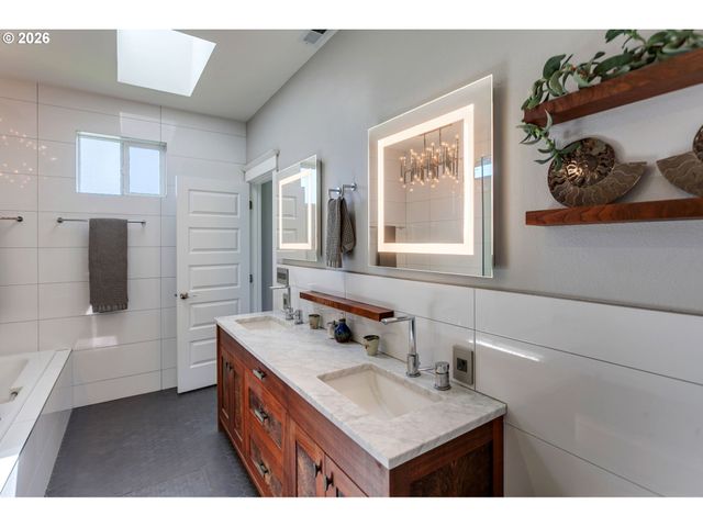 7734 N FOWLER Ave, Portland, OR 97217