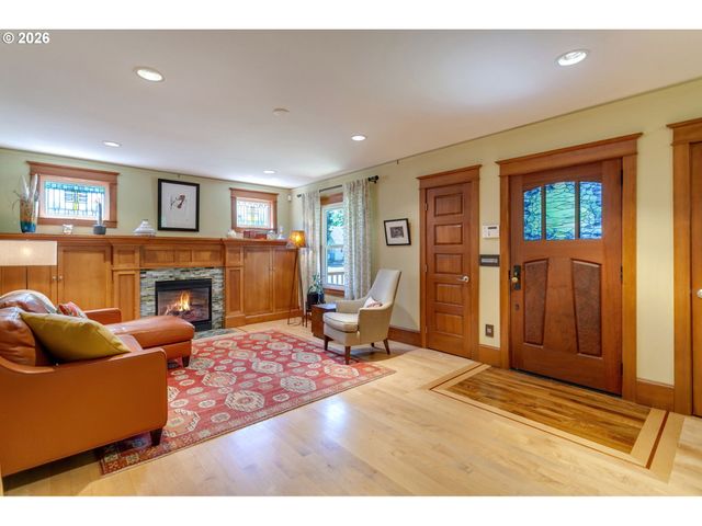 7734 N FOWLER Ave, Portland, OR 97217