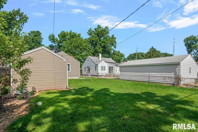2212 S Pasfield Street, Springfield, IL 62704