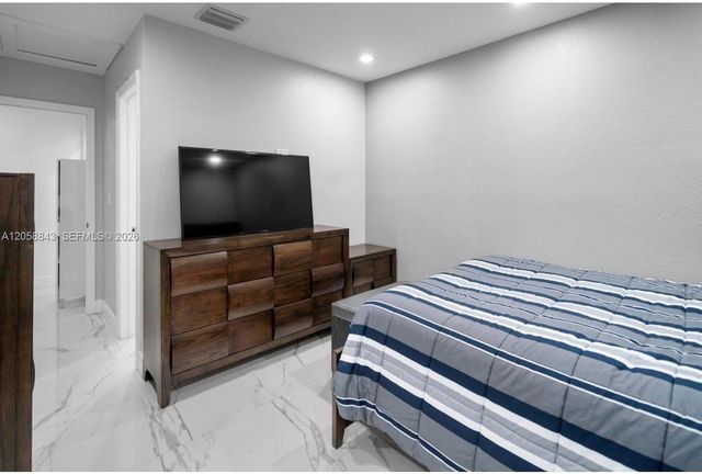 1158 W 41st Street 87, Hialeah, FL 33012