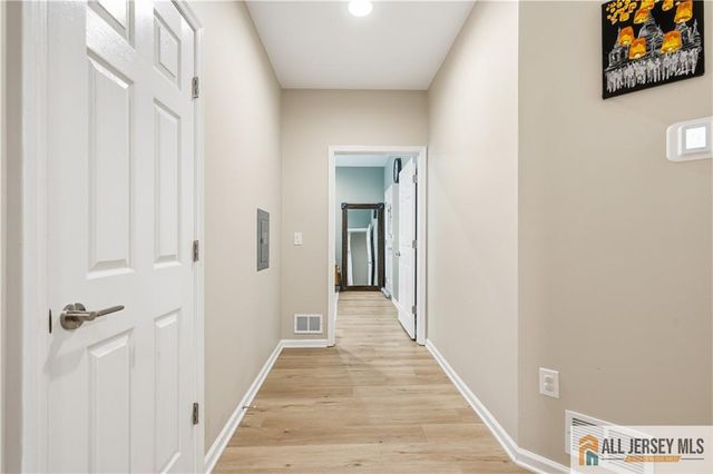 26 Forest Drive 26, Piscataway, NJ 08854