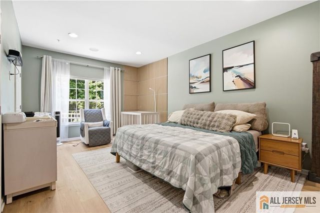 26 Forest Drive 26, Piscataway, NJ 08854