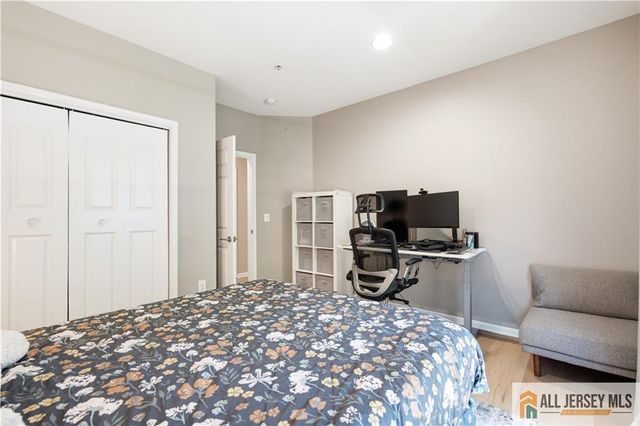26 Forest Drive 26, Piscataway, NJ 08854