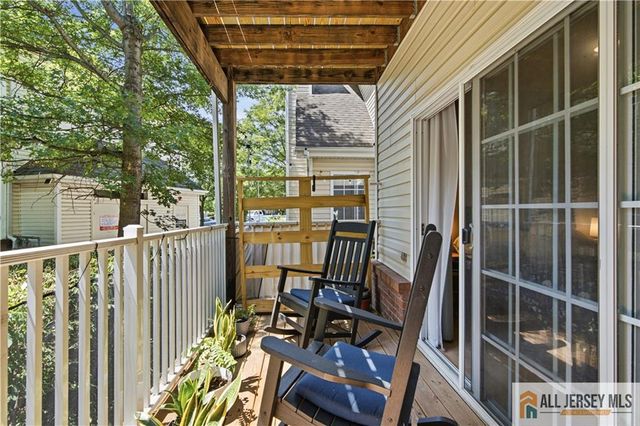 26 Forest Drive 26, Piscataway, NJ 08854