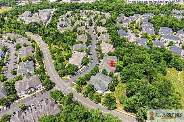 26 Forest Drive 26, Piscataway, NJ 08854