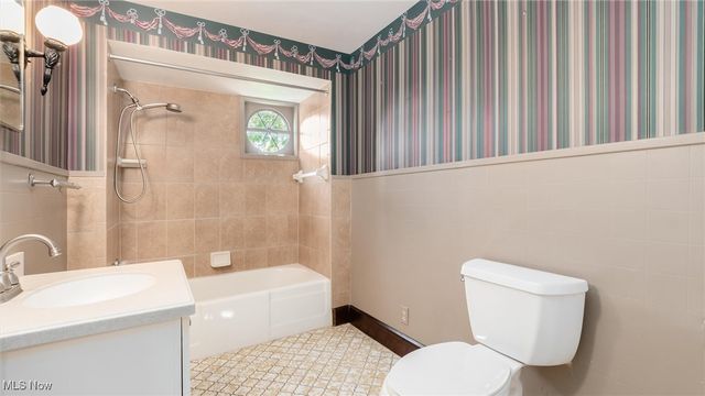 2751 E Ridgewood Circle, Zanesville, OH 43701