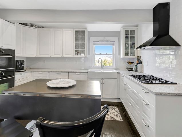 9 C St, Hull, MA 02045