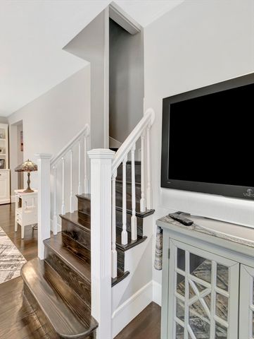 9 C St, Hull, MA 02045