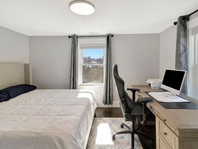 9 C St, Hull, MA 02045