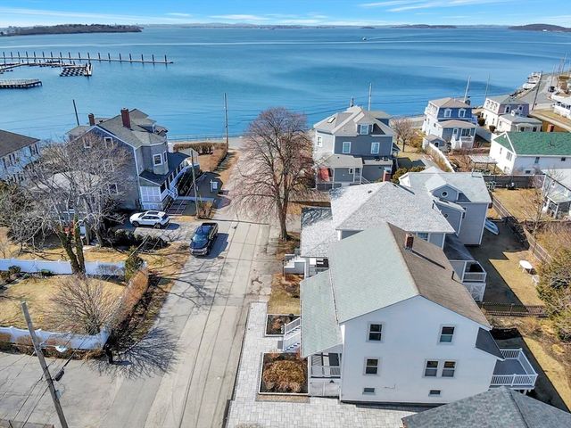 9 C St, Hull, MA 02045