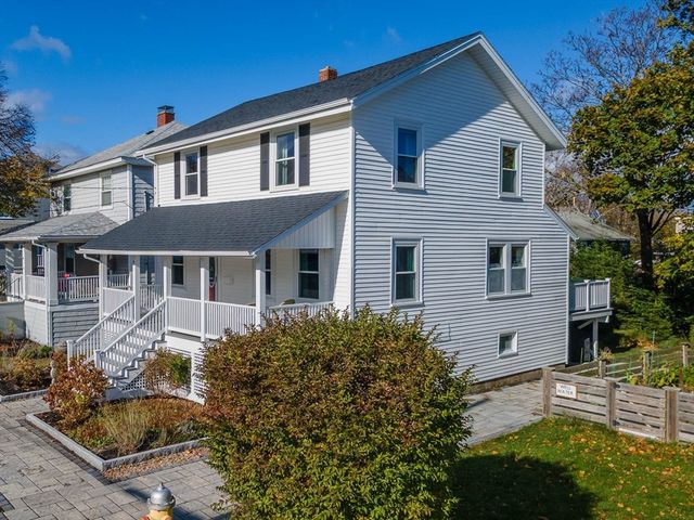 9 C St, Hull, MA 02045