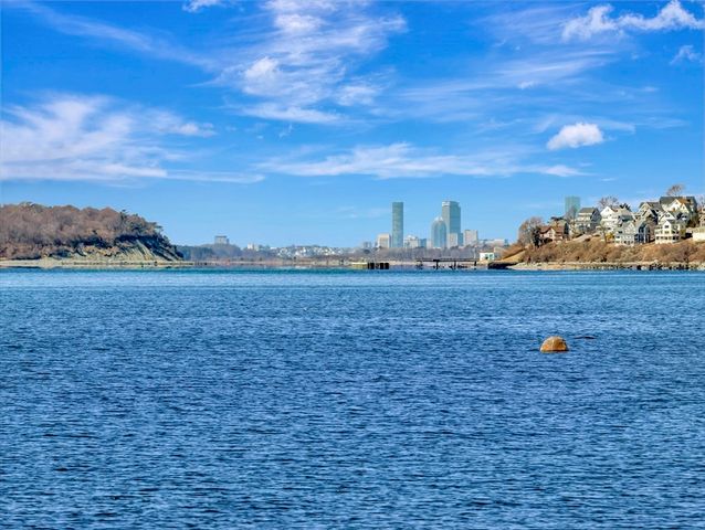 9 C St, Hull, MA 02045