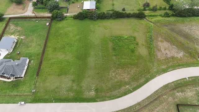 136 Homestead Lane, Waxahachie, TX 75165