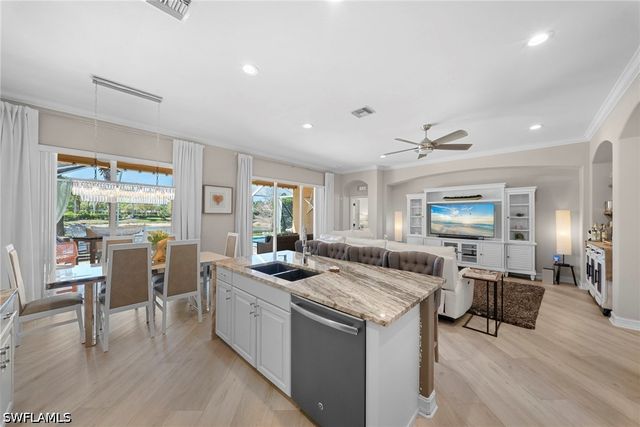 14321 Manchester DR, Naples, FL 34114