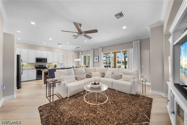 14321 Manchester DR, Naples, FL 34114