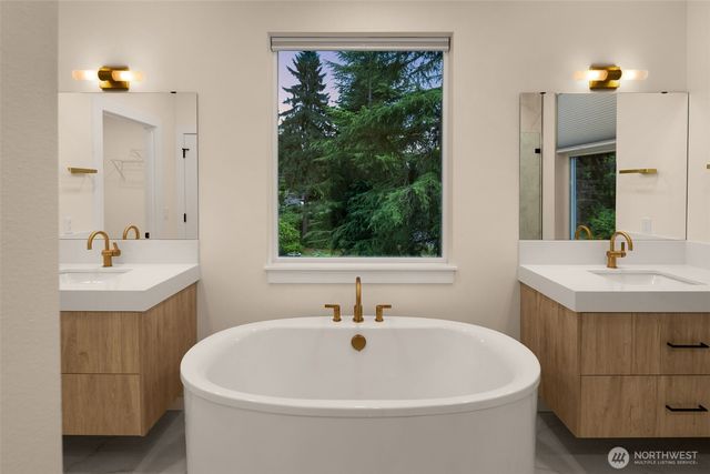 8409 NE 137th Street, Kirkland, WA 98034