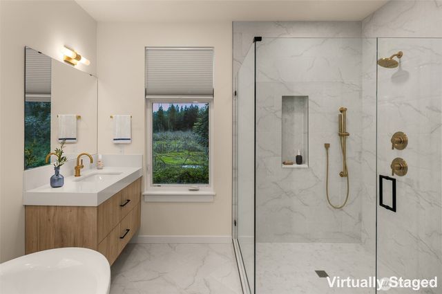 8409 NE 137th Street, Kirkland, WA 98034
