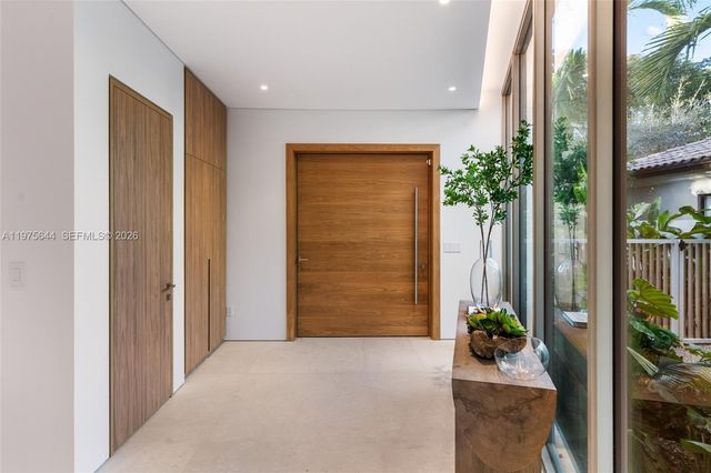 1616 Onaway Dr, Miami, FL 33133