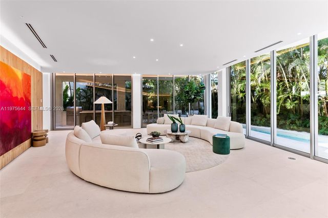 1616 Onaway Dr, Miami, FL 33133